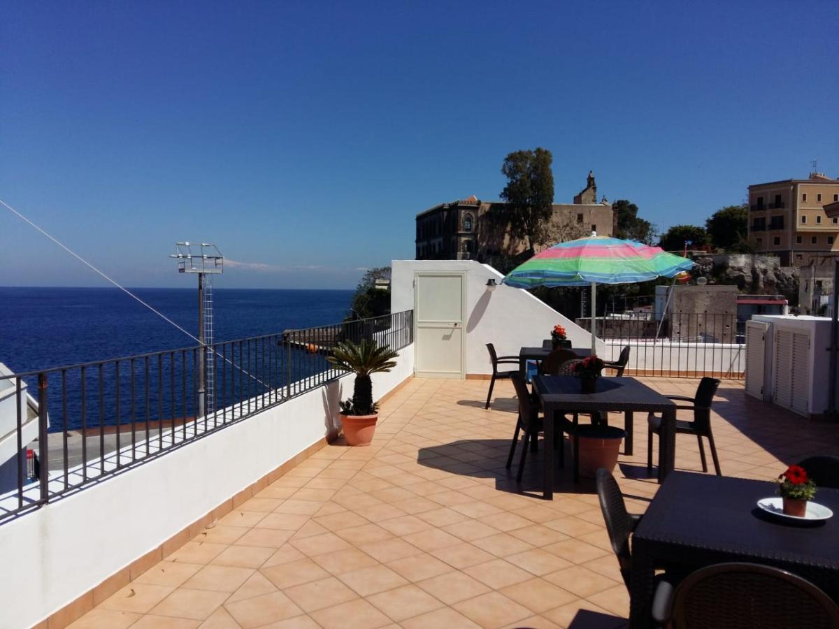 Ferienwohnung Lipari Centro Storico Flat 6 Mins From Port Exterior foto